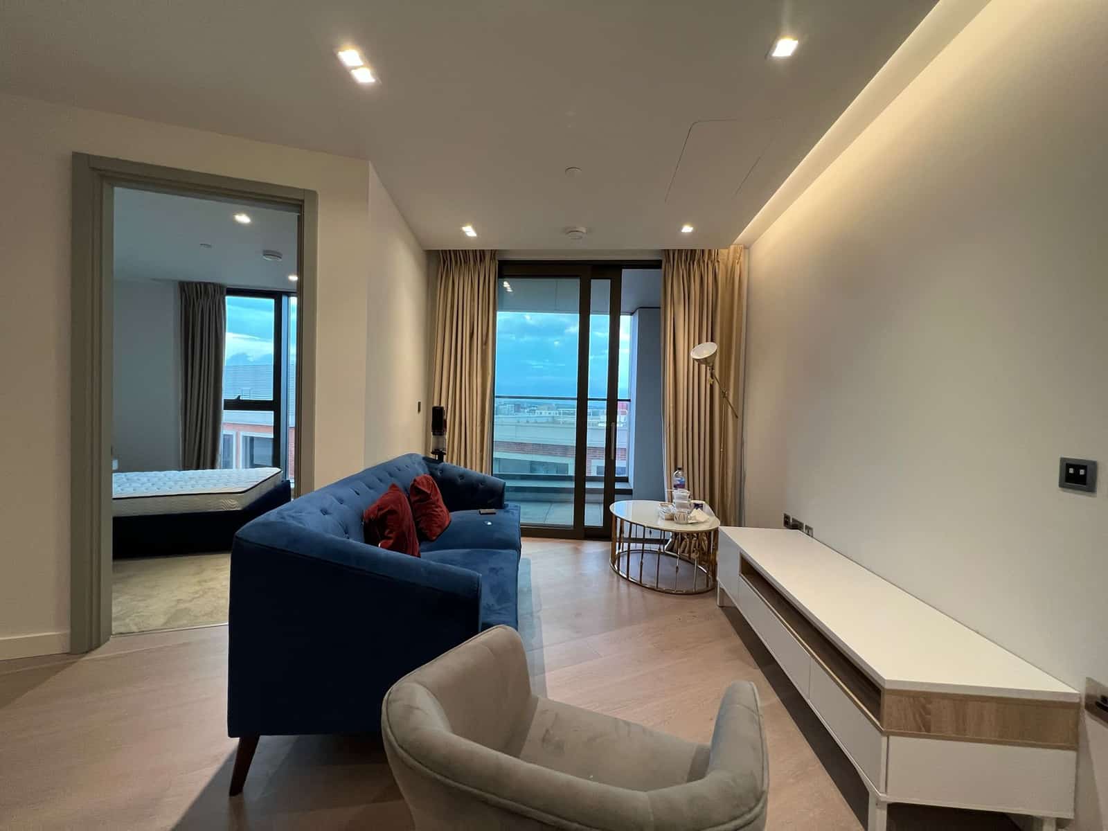 2 Bed Flat, Westmark Tower - Photo 1