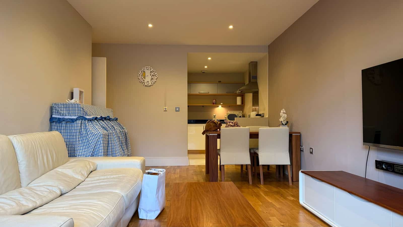 2 Bed Flat, Lock Building - Photo 4
