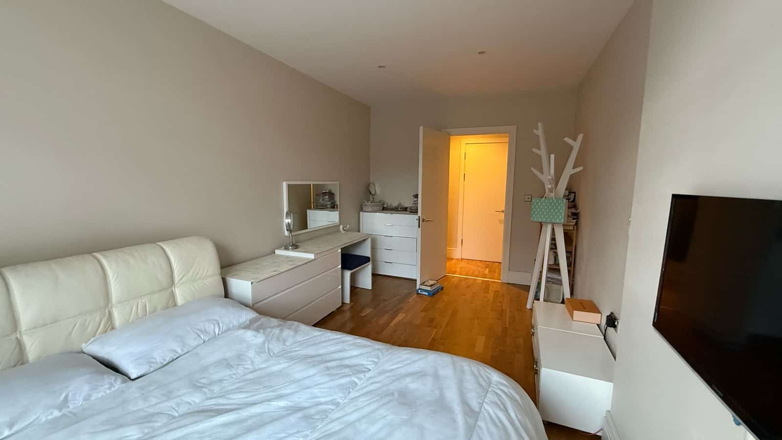 2 Bed Flat, Lock Building - Photo 8