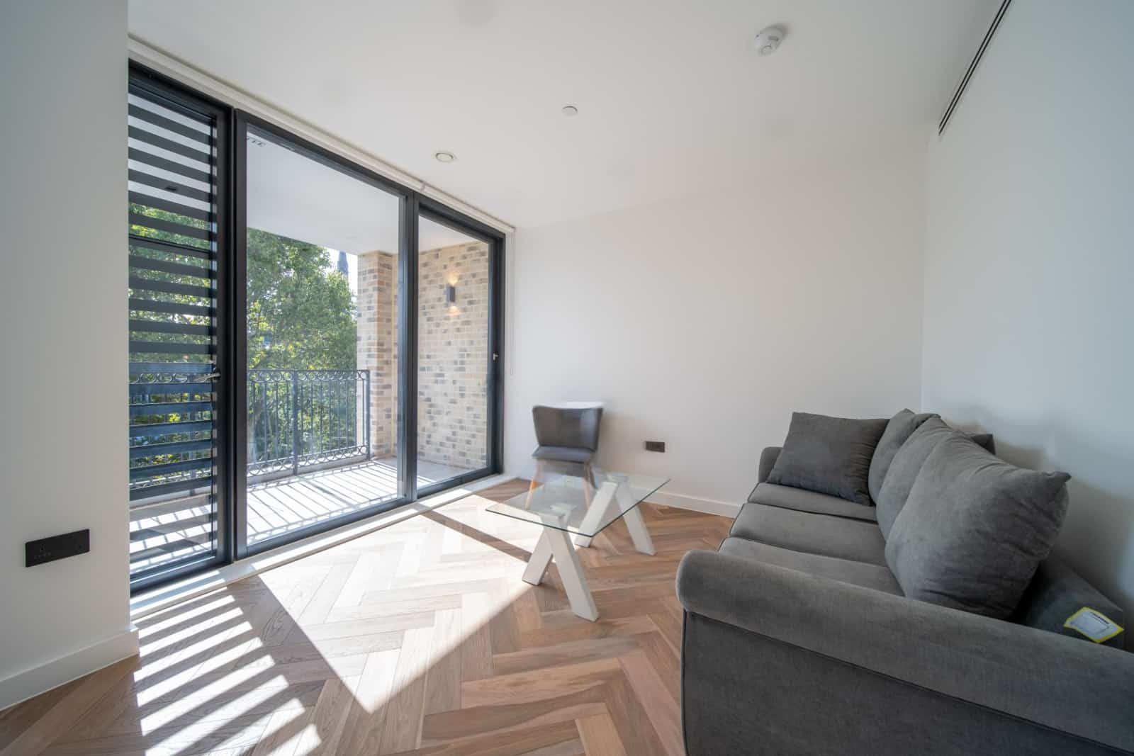 3 Bed Flat, Cluny Mews - Photo 1