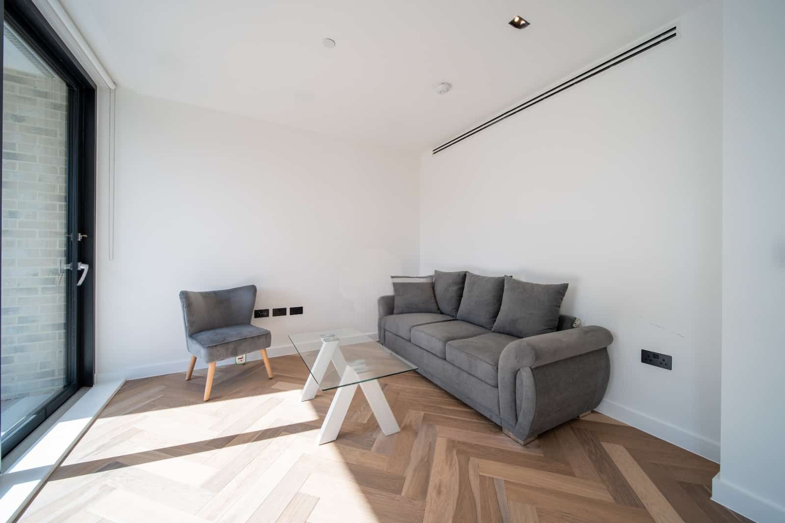 3 Bed Flat, Cluny Mews - Photo 2