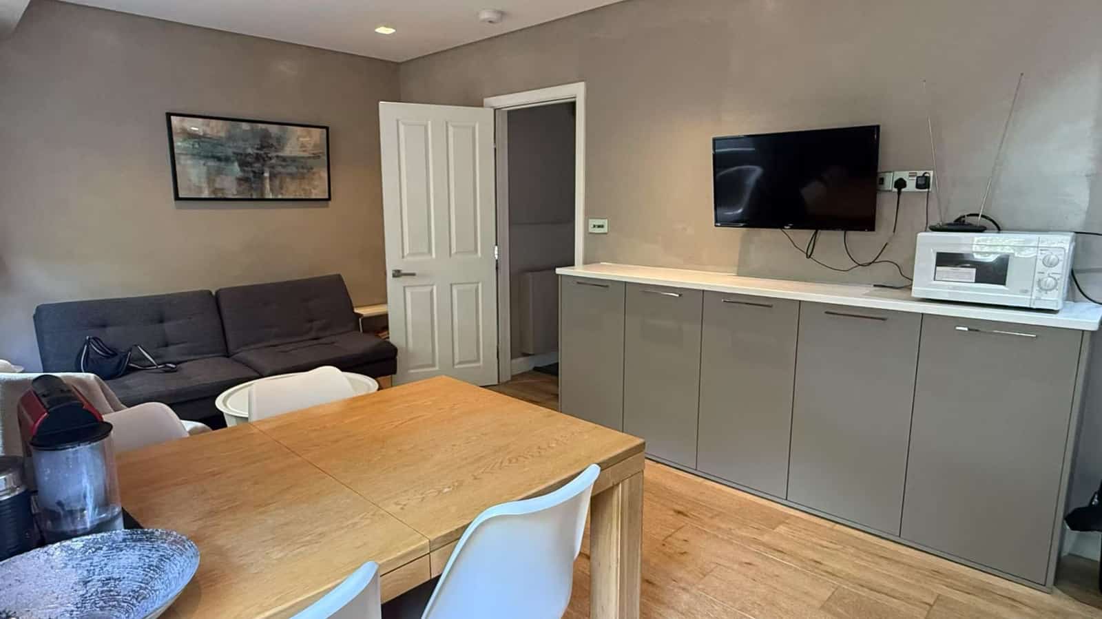 2 Bed Flat, Sussex Gardens - Photo 2