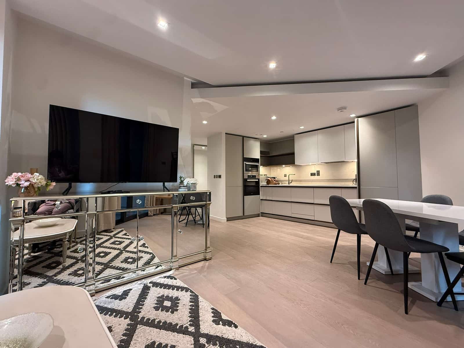 2 Bed, Westmark Tower - Photo 1