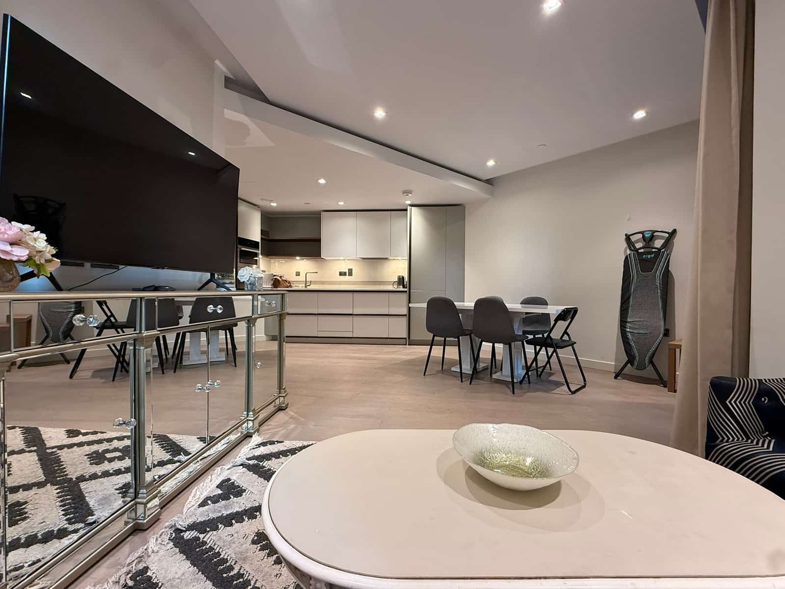 2 Bed, Westmark Tower - Photo 2