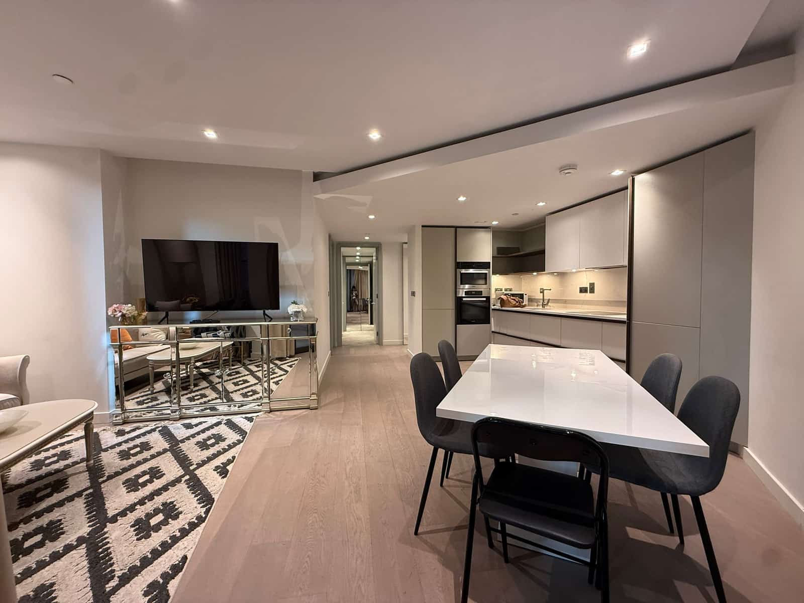 2 Bed, Westmark Tower - Photo 3