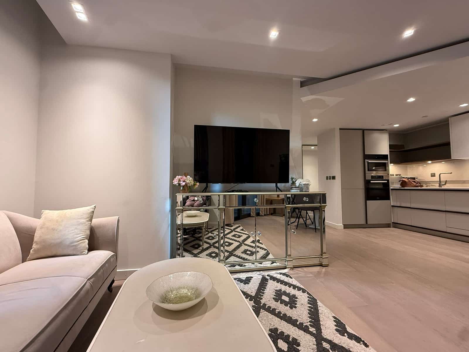 2 Bed, Westmark Tower - Photo 9