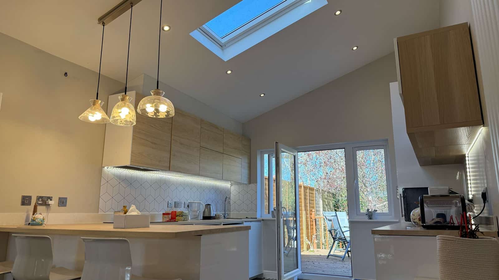 Spacious Five-Bedroom Family Home in Prime Orpington Location - Photo 3