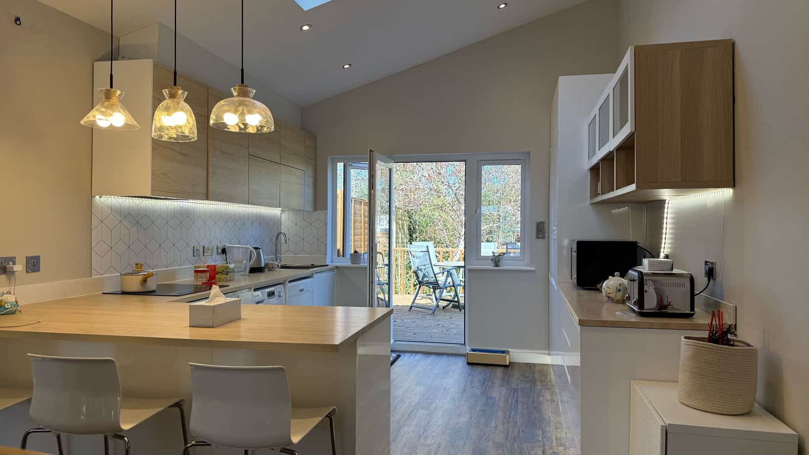Spacious Five-Bedroom Family Home in Prime Orpington Location - Photo 5