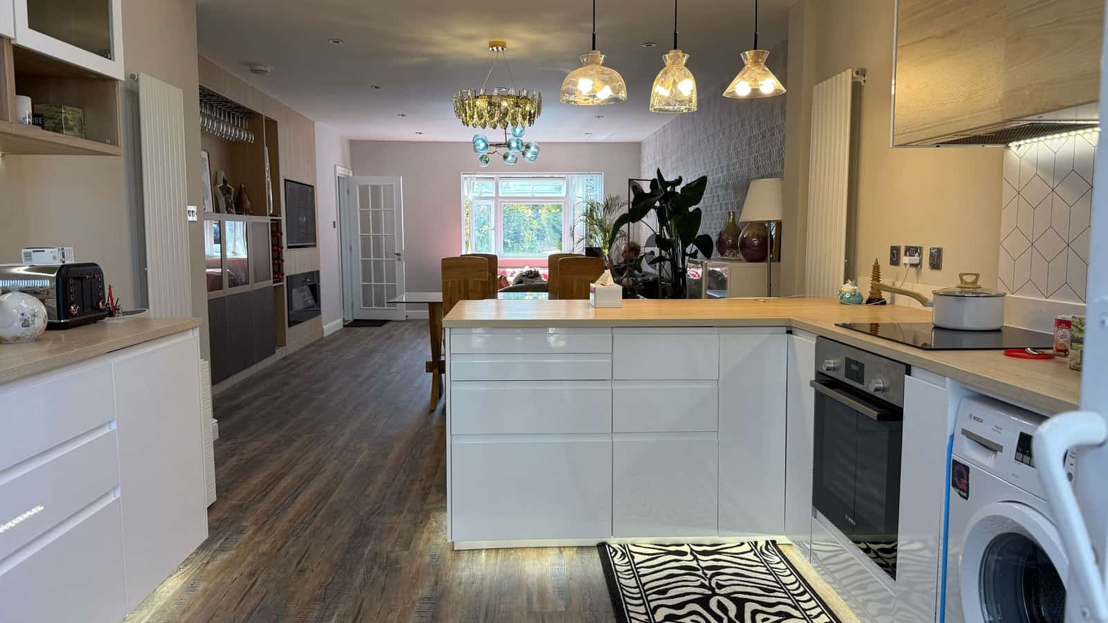 Spacious Five-Bedroom Family Home in Prime Orpington Location - Photo 8