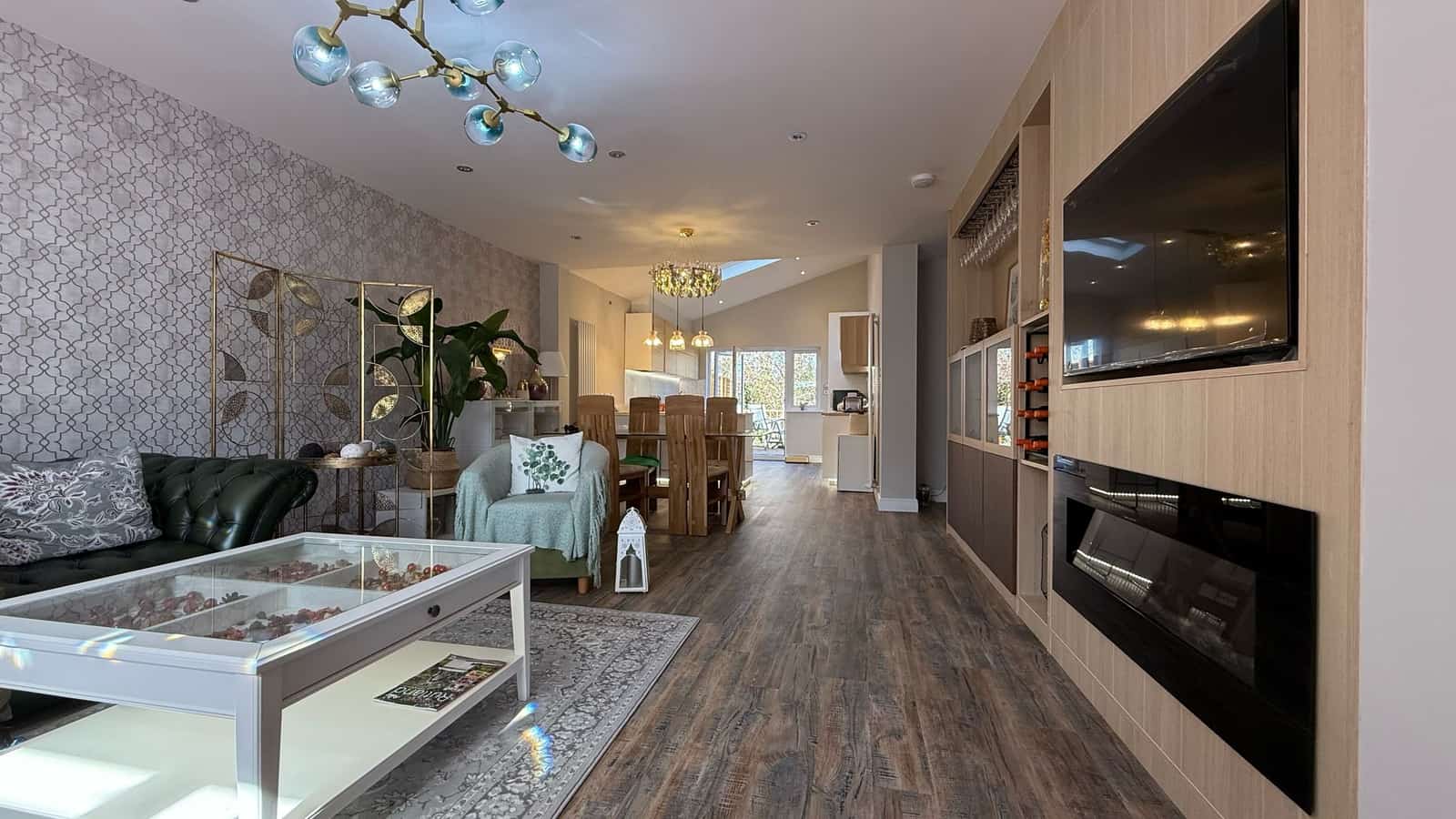 Spacious Five-Bedroom Family Home in Prime Orpington Location - Photo 11