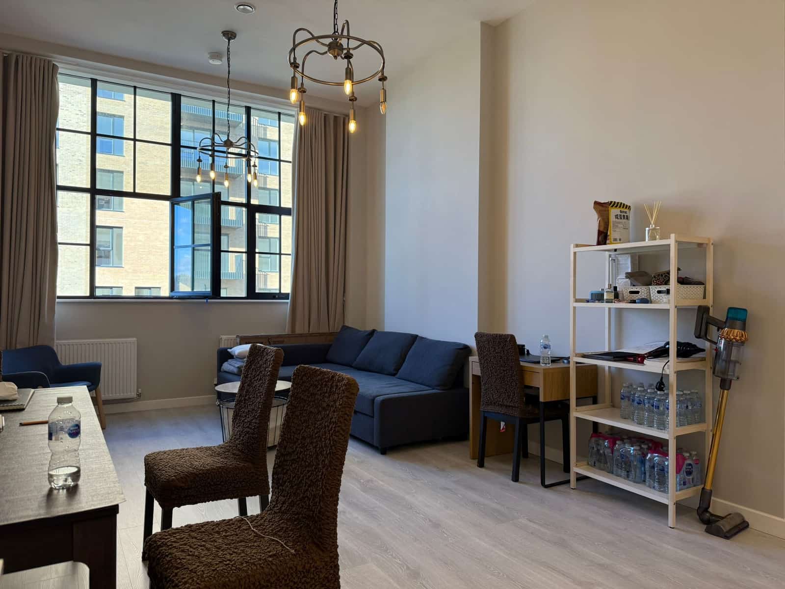 Charming Two-Bedroom Flat in Hayes - Photo 3