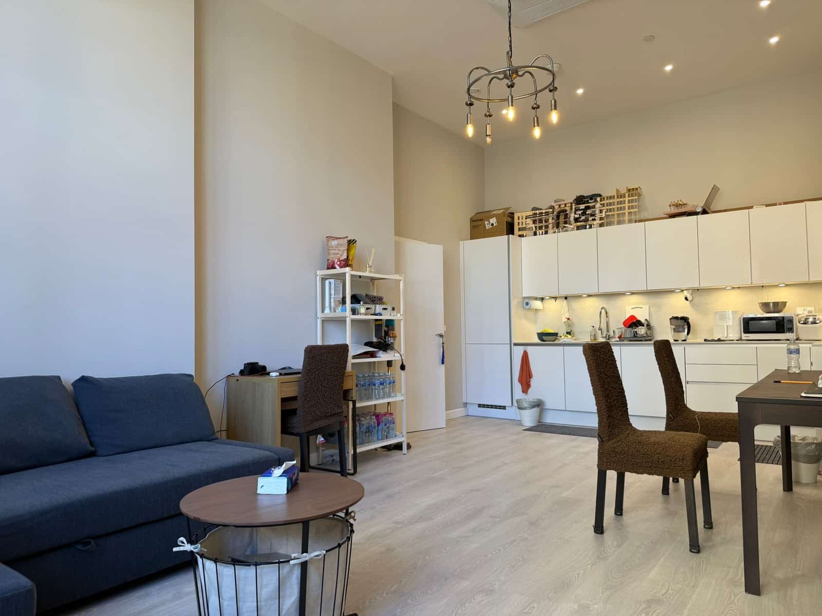 Charming Two-Bedroom Flat in Hayes - Photo 5