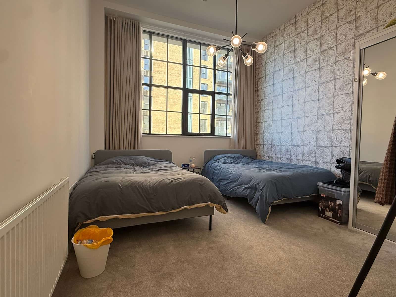 Charming Two-Bedroom Flat in Hayes - Photo 13