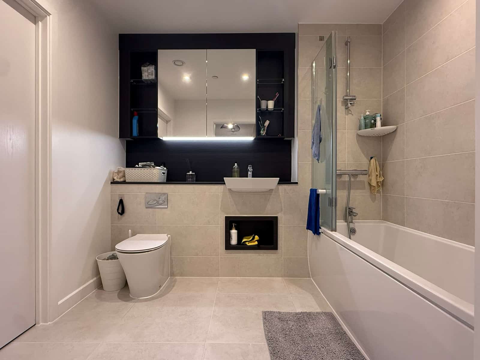 Charming Two-Bedroom Flat in Hayes - Photo 16