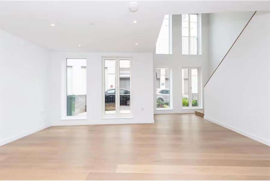 Charming Two-Bedroom House in Vibrant Clerkenwell - Photo 3