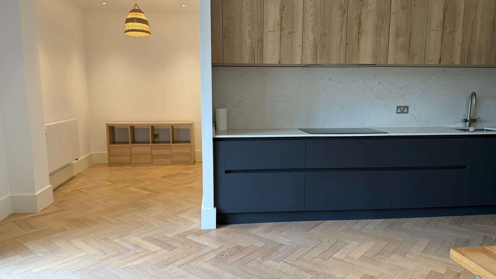 Charming Two Bedroom Flat in Sought-After Clifton - Photo 3
