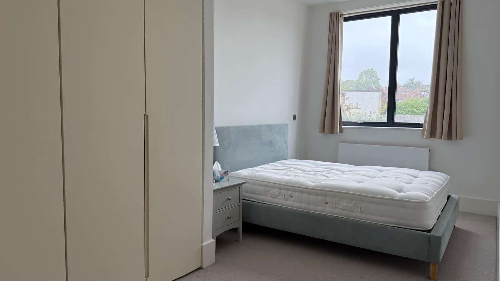 Charming Two Bedroom Flat in Sought-After Clifton - Photo 7