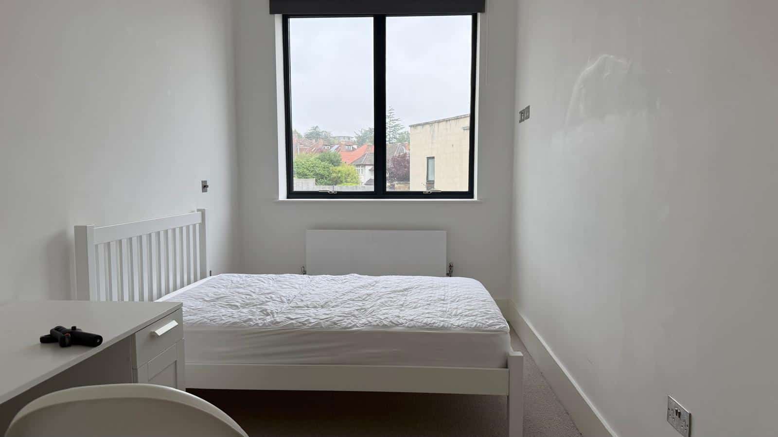 Charming Two Bedroom Flat in Sought-After Clifton - Photo 12