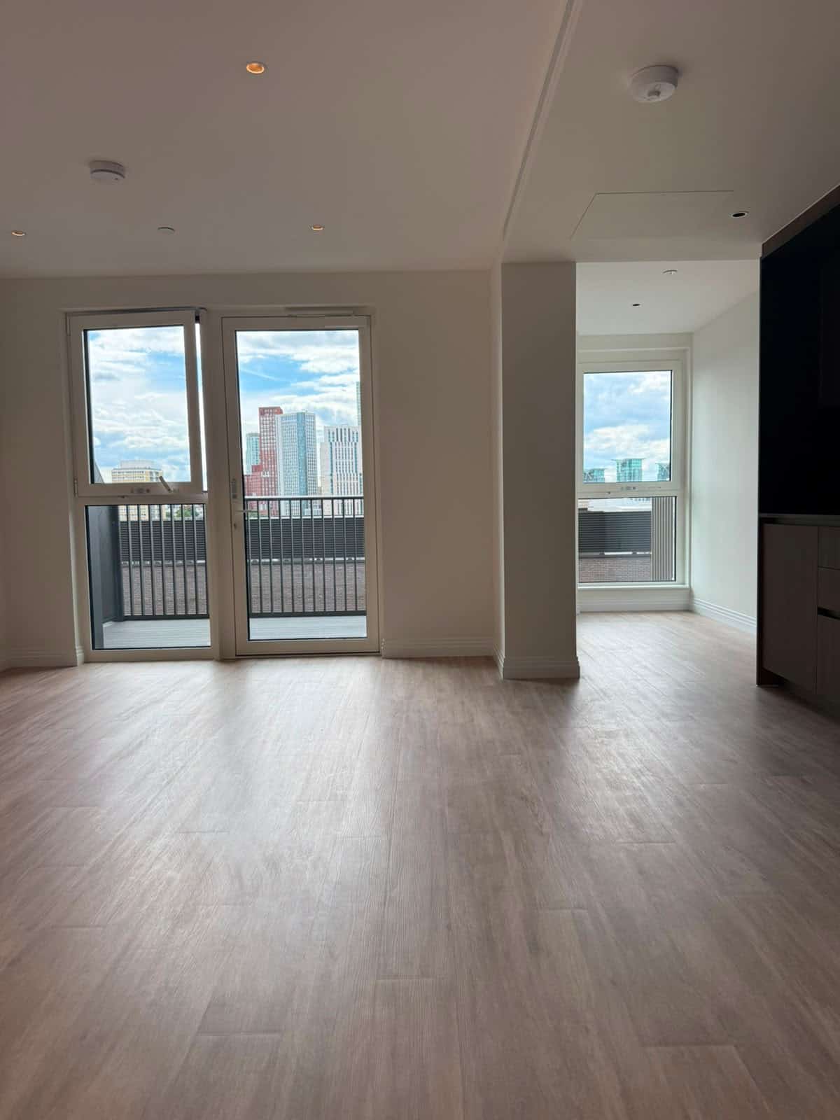 Modern Studio Apartment in Vibrant South Bank Location - Photo 4