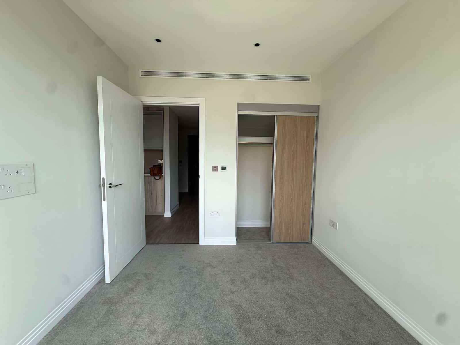 Charming One-Bedroom Flat in Vibrant Kennington - Photo 7