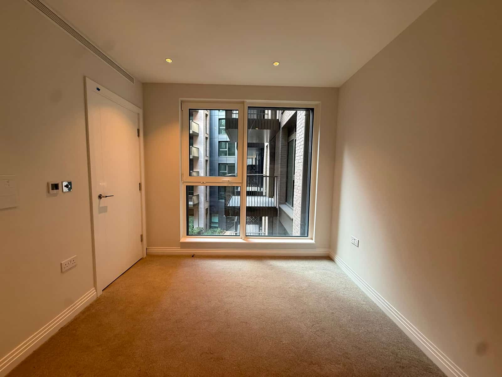 Chic One-Bedroom Apartment in Prime South London Location - Photo 9