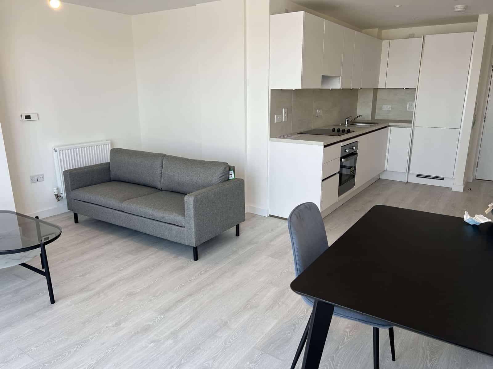 Charming One Bedroom Flat in East Acton - Photo 1