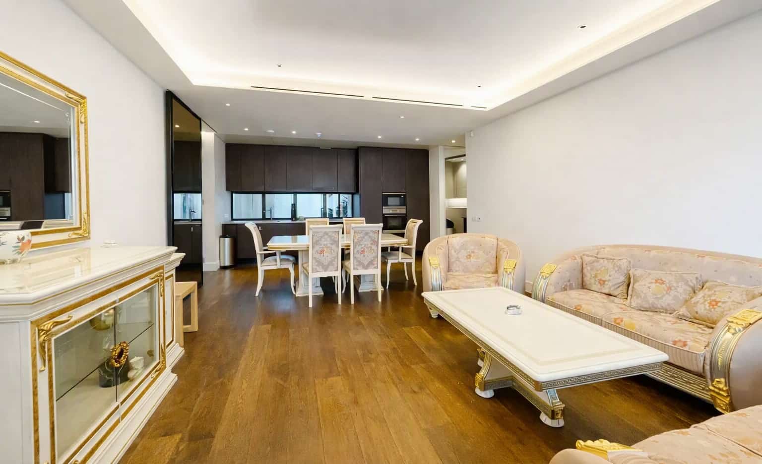 Elegant 3-Bedroom Flat in Prime Westminster Location - Photo 1
