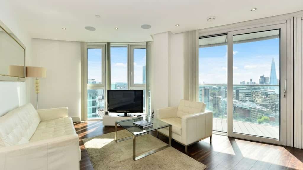 Elegant Three-Bedroom Apartment in Prime E1 Location - Photo 2