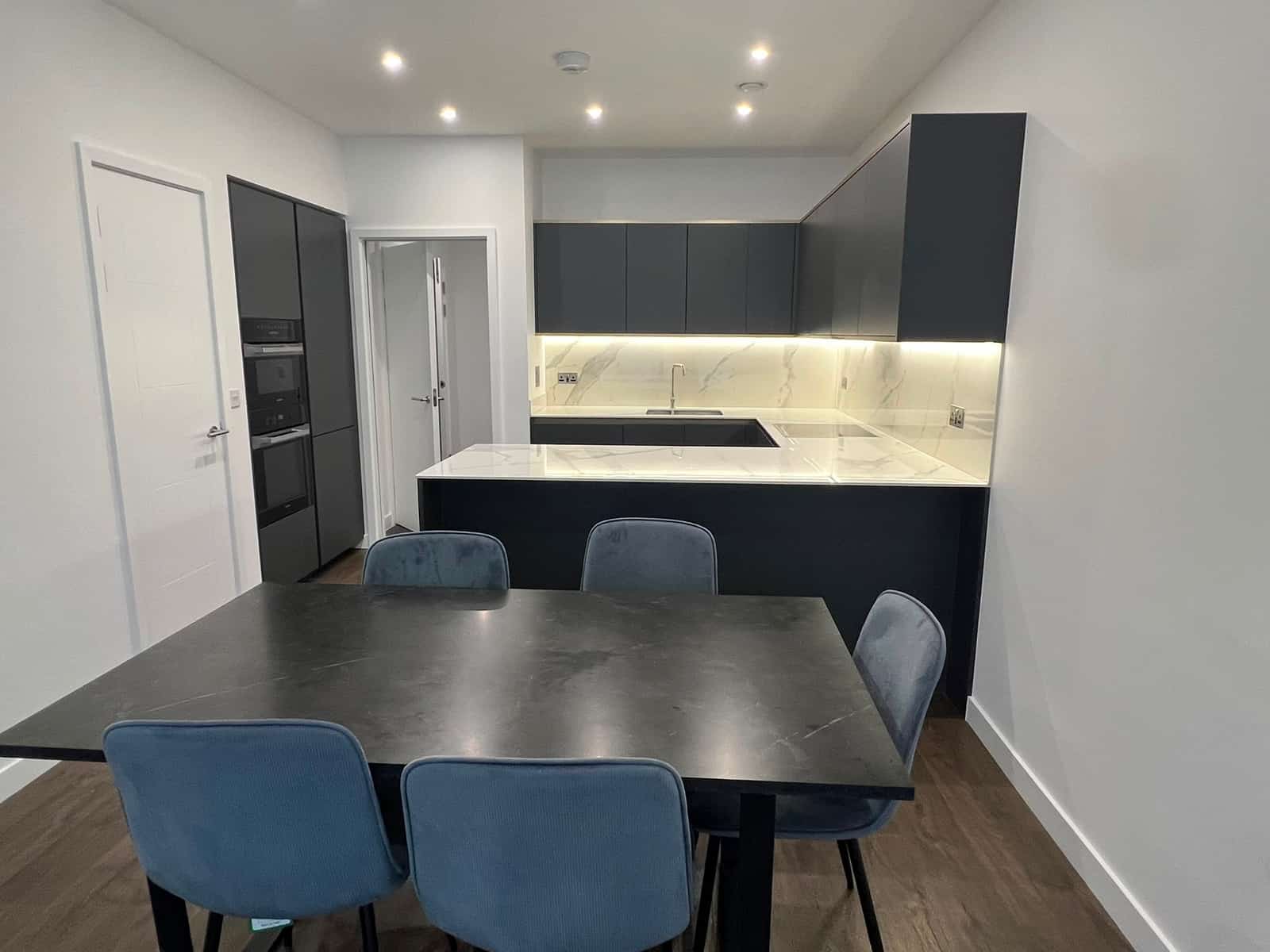 Spacious 4 Bedroom Family House in Prime North London Location - Photo 3
