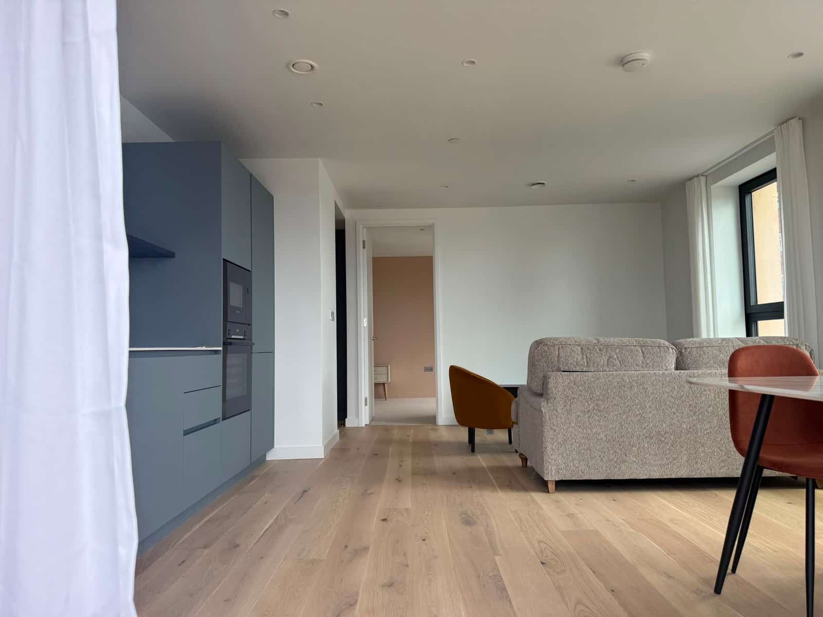 Chic Two-Bedroom Apartment in Prime Greenwich Peninsula Location - Photo 4