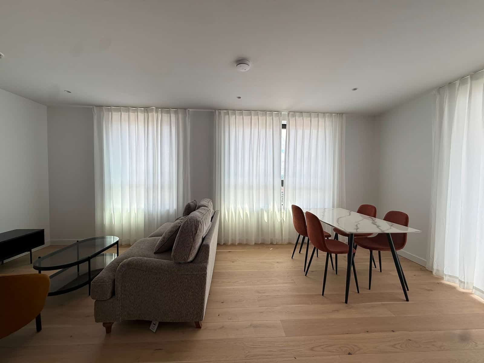 Chic Two-Bedroom Apartment in Prime Greenwich Peninsula Location - Photo 6