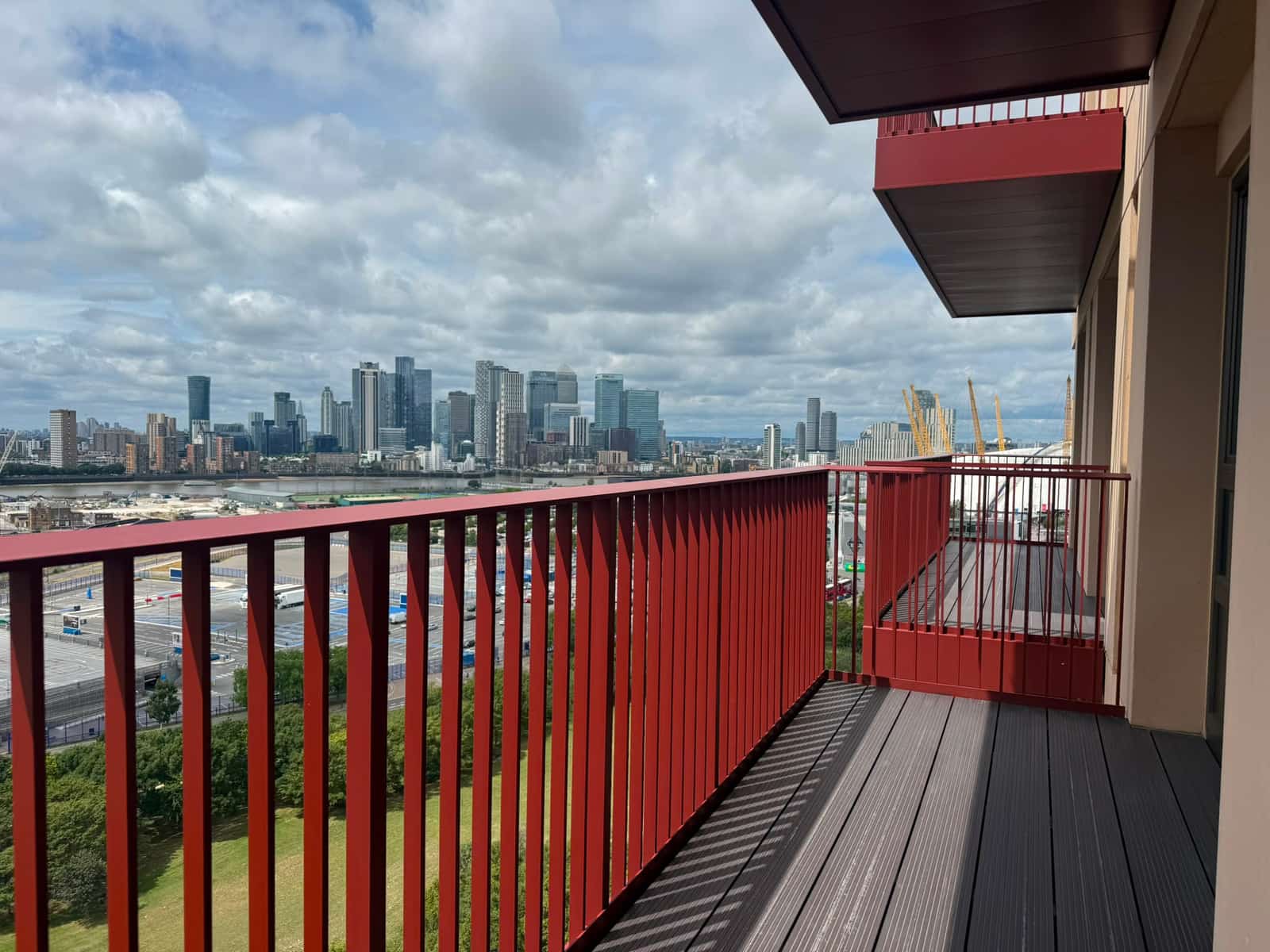 Chic Two-Bedroom Apartment in Prime Greenwich Peninsula Location - Photo 12