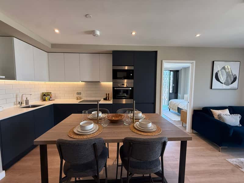 Chic One-Bedroom Apartment in the Heart of Manchester - Photo 2