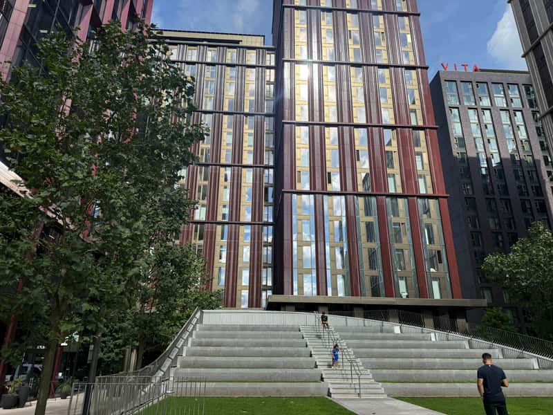 Chic One-Bedroom Apartment in the Heart of Manchester - Photo 16