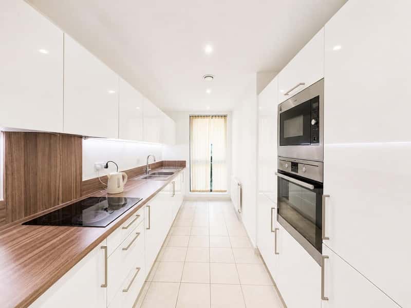 Spacious 3 Bedroom Flat in Vibrant East London - Photo 5