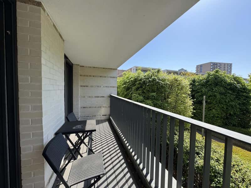 Spacious 3 Bedroom Flat in Vibrant East London - Photo 12